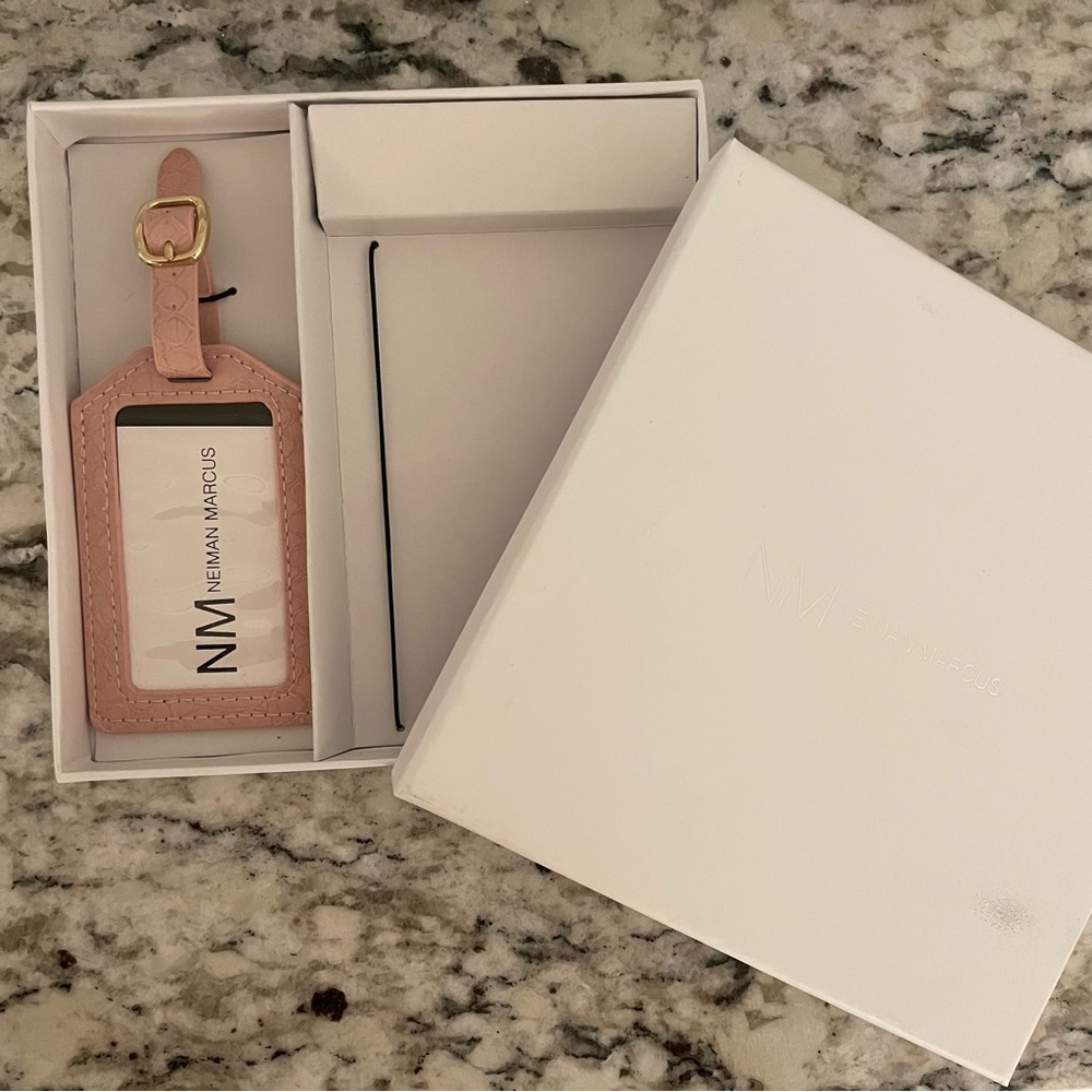 NWT croc embossed blush pink luggage tag